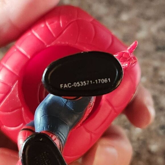 Spider-Man Funko 2017 bobblehead marvel avengers action figurine collectible - Picture 4 of 5